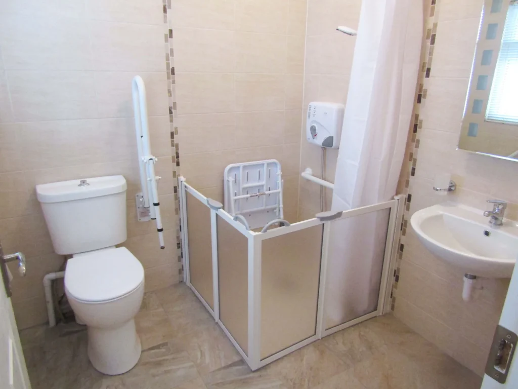 Level Access Shower Tray Enclosures with Half Doors