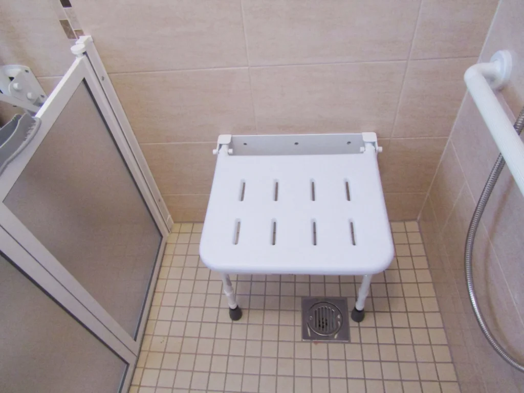 Level Access Shower Tray Enclosures with Half Doors