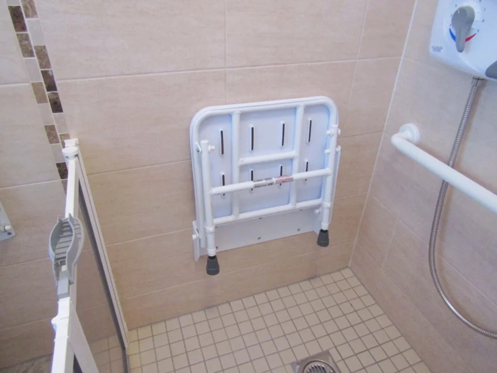Level Access Shower Tray Enclosures with Half Doors