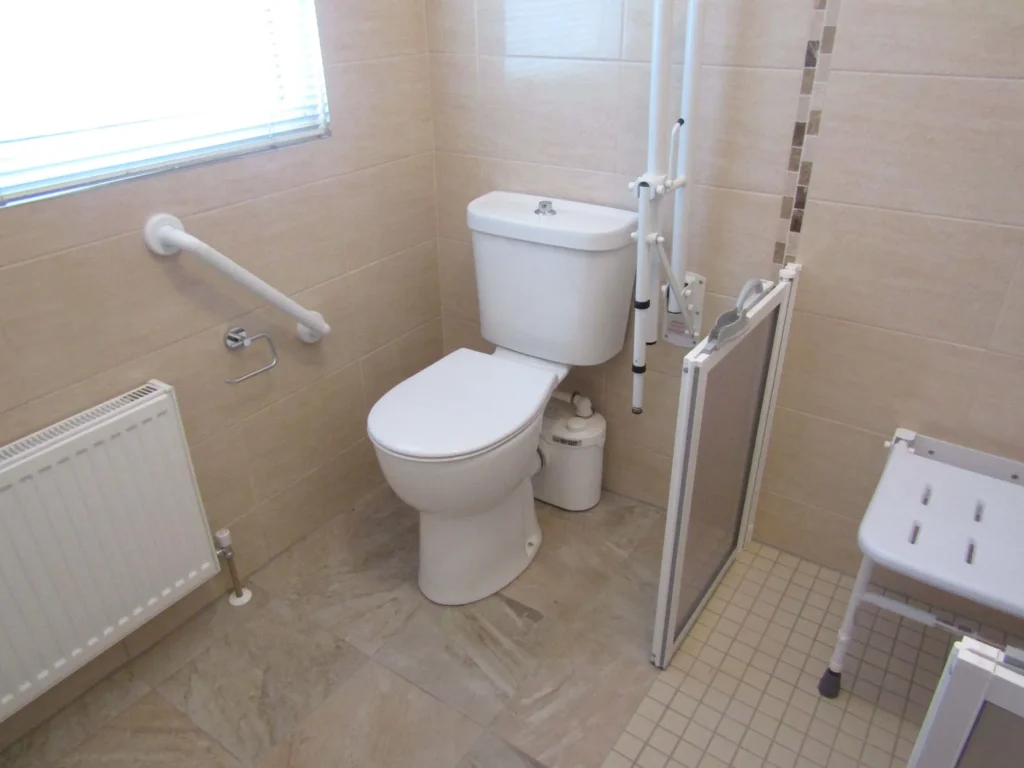 Level Access Shower Tray Enclosures with Half Doors