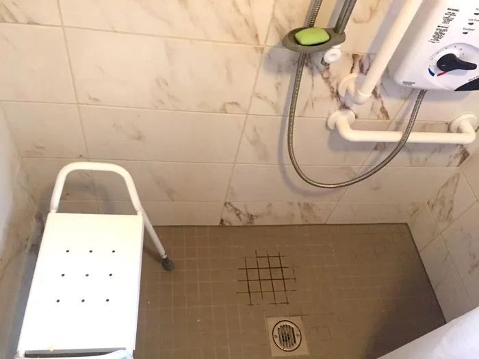 Level Access Shower Tray Enclosures with Half Doors