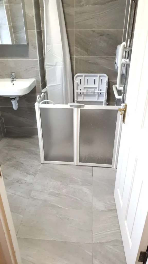 Level Access Shower Tray Enclosures with Half Doors