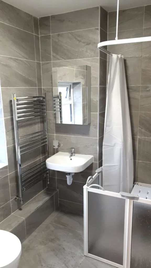Level Access Shower Tray Enclosures with Half Doors